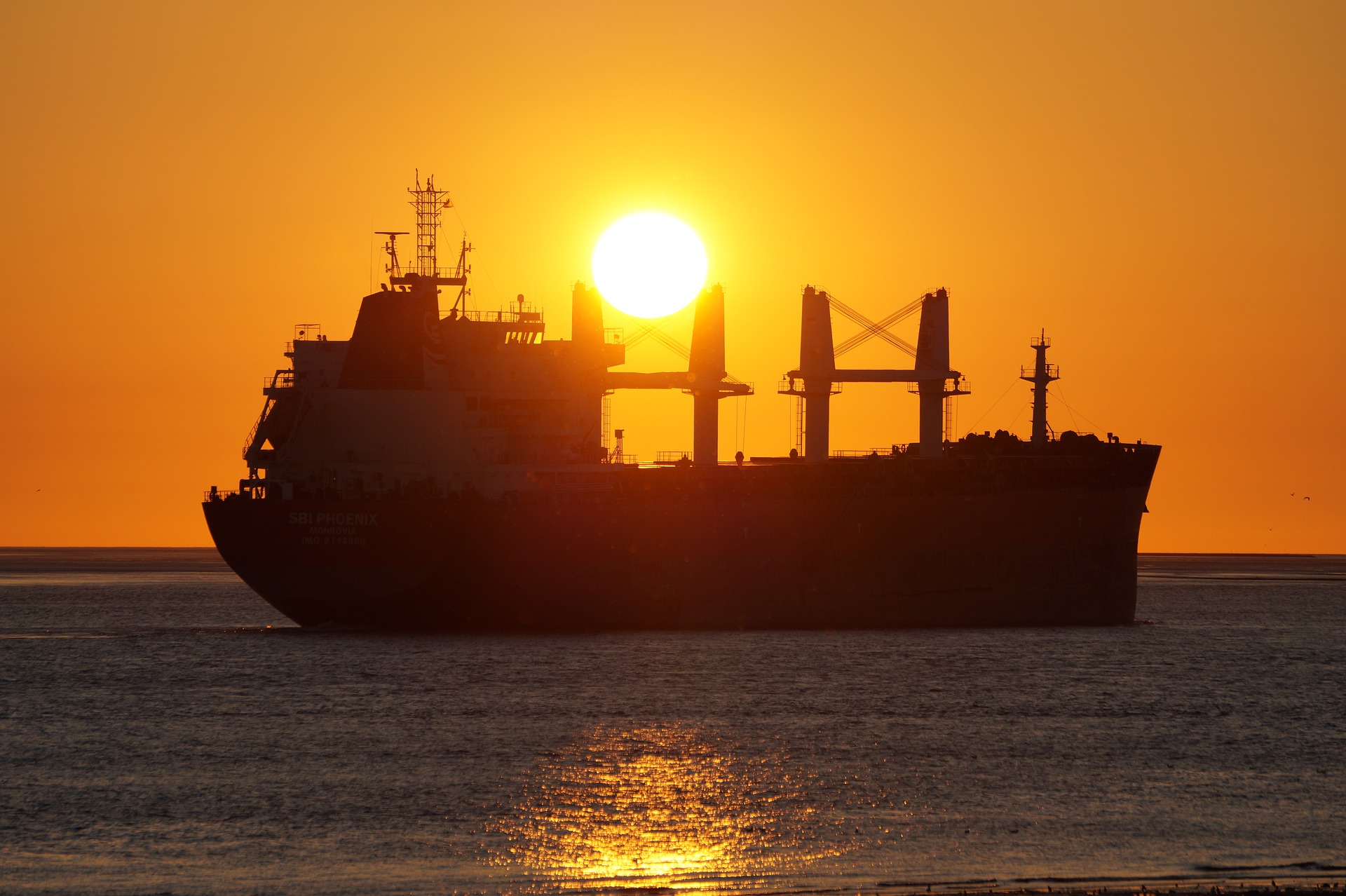 freighter-g06b5885f2_1920